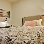 Anchor Pointe Inn